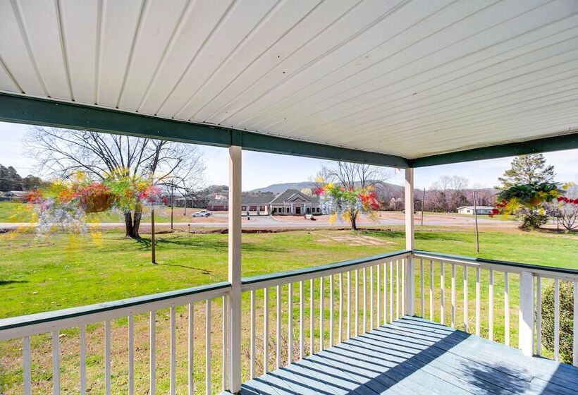 Valley View Lodge Rural Home In Bridgeport!