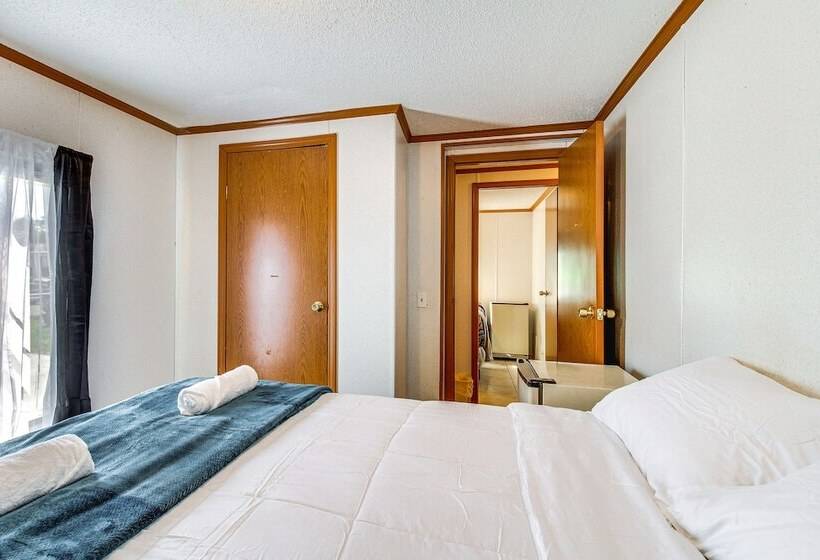 Valley View Lodge Rural Home In Bridgeport!