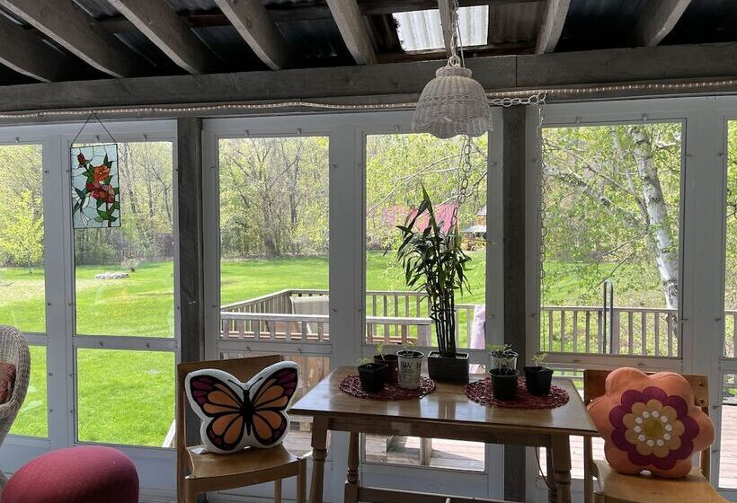 Bed and Breakfast Admiral Peary Inn