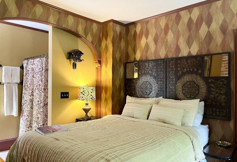 Bed and Breakfast Admiral Peary Inn