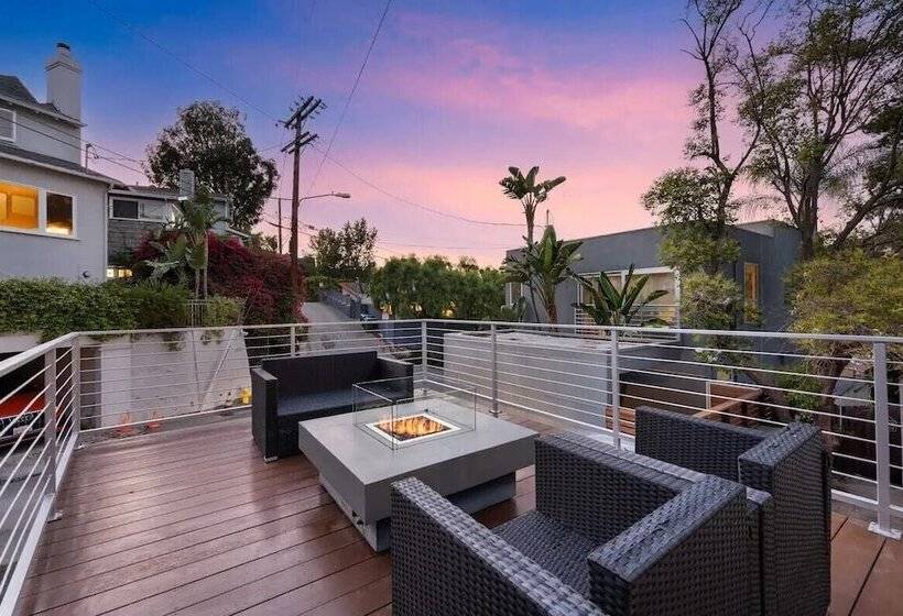 Cahuenga Park By Avantstay Hollywood Hills Home