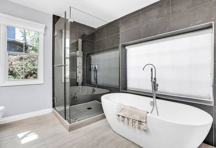 Cahuenga Park By Avantstay Hollywood Hills Home