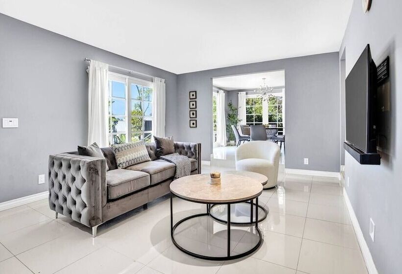 Cahuenga Park By Avantstay Hollywood Hills Home