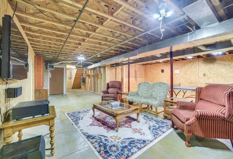 Cozy Lake Luzerne Home 1 Mi To Wayside Beach!