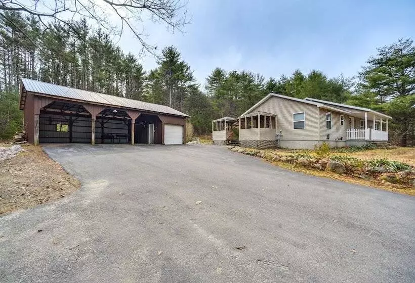 Cozy Lake Luzerne Home   1 Mi To Wayside Beach!