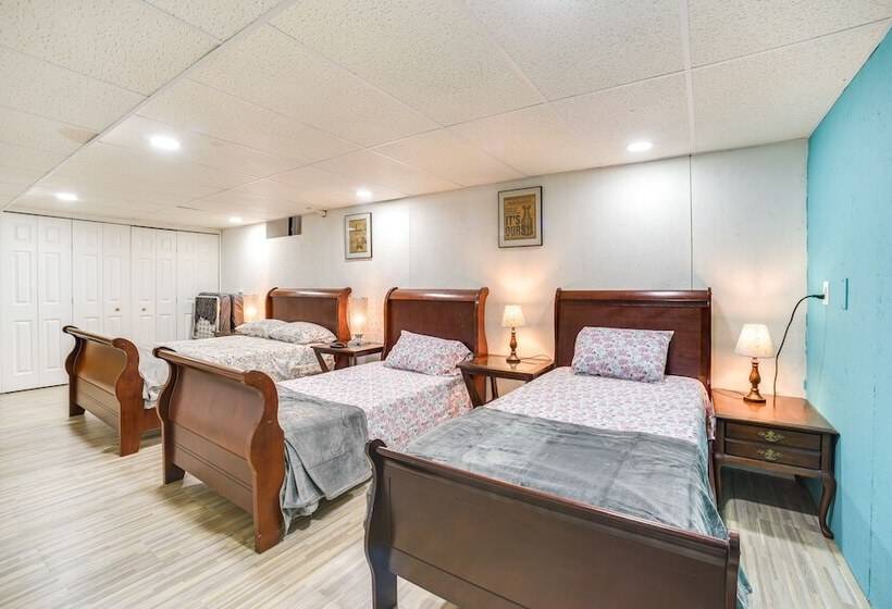 Cozy Lake Luzerne Home 1 Mi To Wayside Beach!