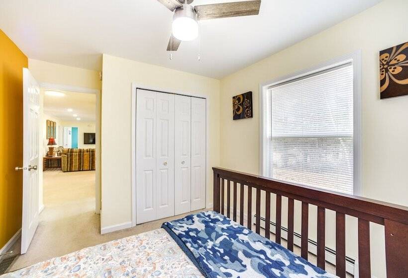 Cozy Lake Luzerne Home 1 Mi To Wayside Beach!