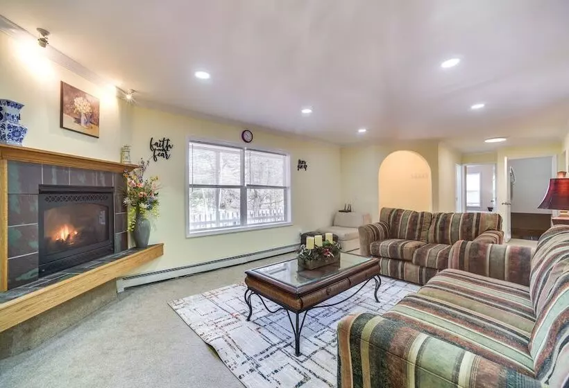 Cozy Lake Luzerne Home   1 Mi To Wayside Beach!