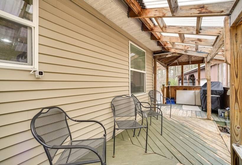 Cozy Lake Luzerne Home 1 Mi To Wayside Beach!