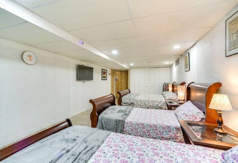 Cozy Lake Luzerne Home 1 Mi To Wayside Beach!