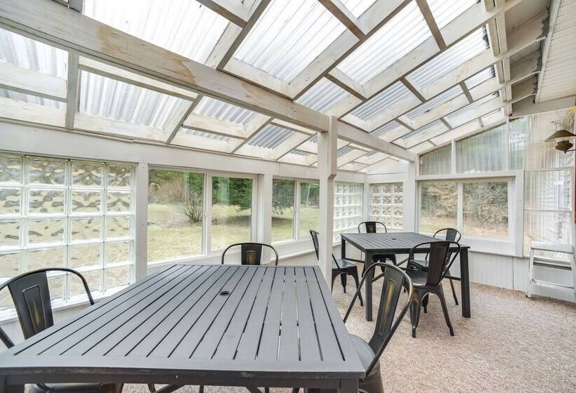 Cozy Lake Luzerne Home 1 Mi To Wayside Beach!