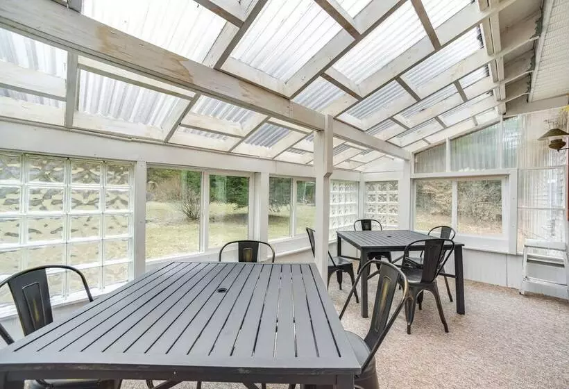 Cozy Lake Luzerne Home   1 Mi To Wayside Beach!