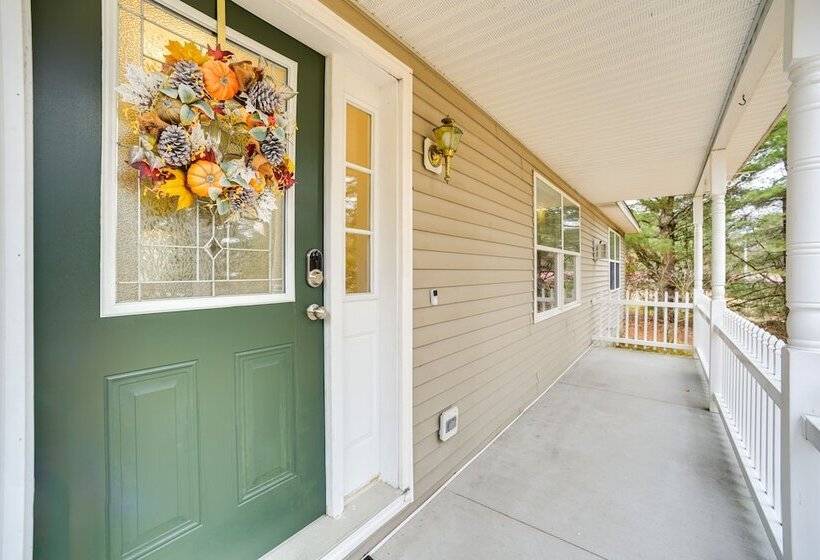 Cozy Lake Luzerne Home 1 Mi To Wayside Beach!