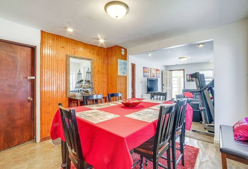 Dog Friendly Michigan City Home 3 Mi To Beach!