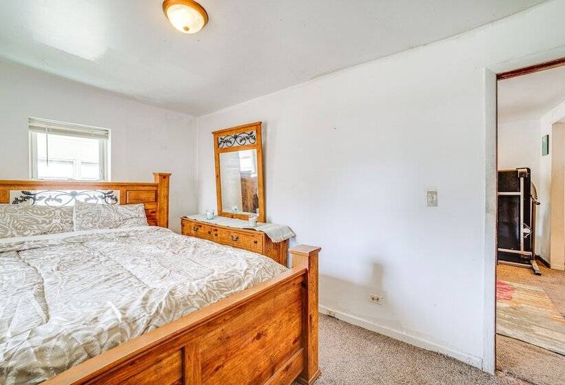 Dog Friendly Michigan City Home 3 Mi To Beach!