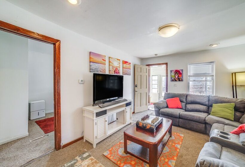 Dog Friendly Michigan City Home 3 Mi To Beach!