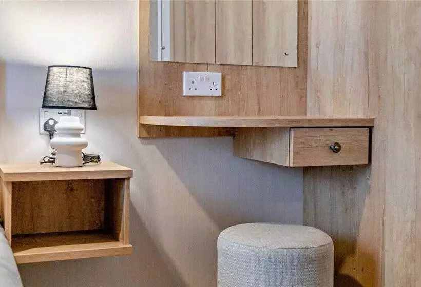 Hotelli 2 Bed 6 Berth Lodge In Shorefield Oakdene Dorset