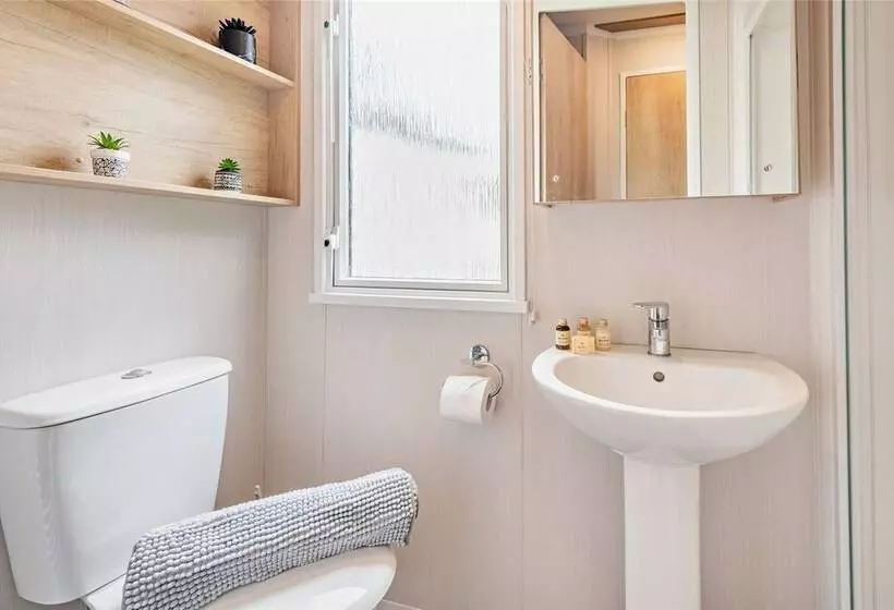 Hotelli 2 Bed 6 Berth Lodge In Shorefield Oakdene Dorset