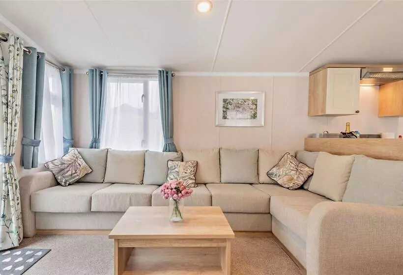 Hotelli 2 Bed 6 Berth Lodge In Shorefield Oakdene Dorset