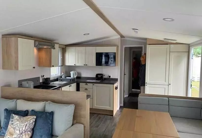 Hotelli 2 Bed 6 Berth Lodge In Shorefield Oakdene Dorset