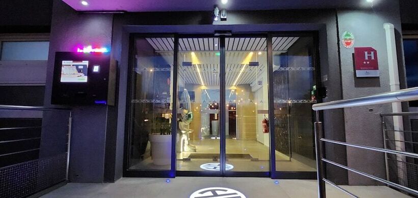 Отель Anaïs Hôtel Bourges Nord Saint Doulchard