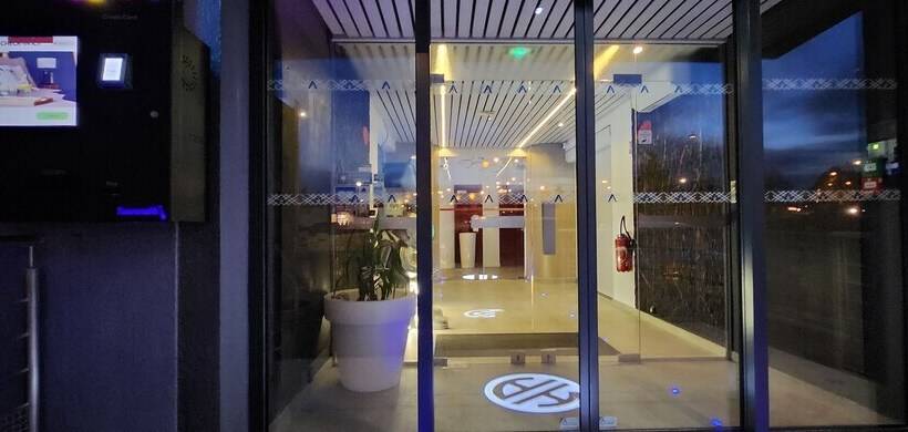 Отель Anaïs Hôtel Bourges Nord Saint Doulchard