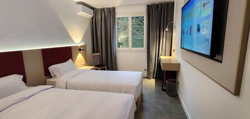 Отель Anaïs Hôtel Bourges Nord Saint Doulchard