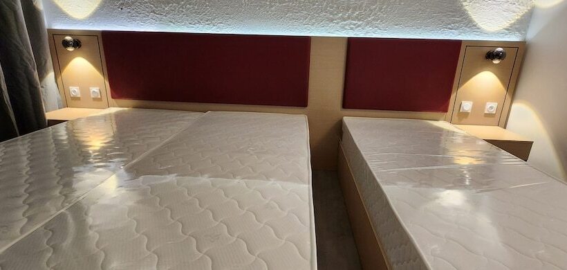 Отель Anaïs Hôtel Bourges Nord Saint Doulchard