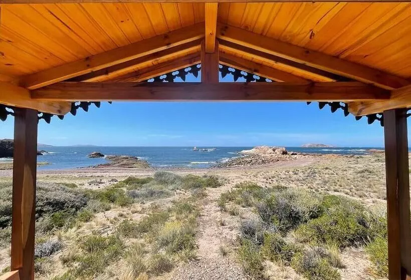 Hotelli Leones Camps Island