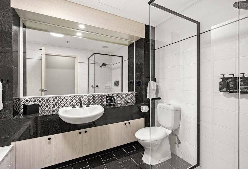 Отель Melbourne City Suites
