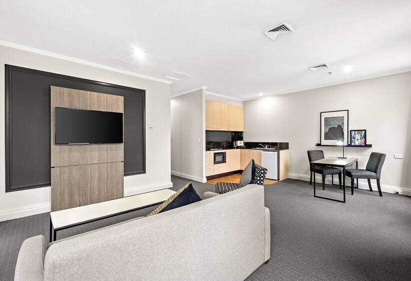 Отель Melbourne City Suites