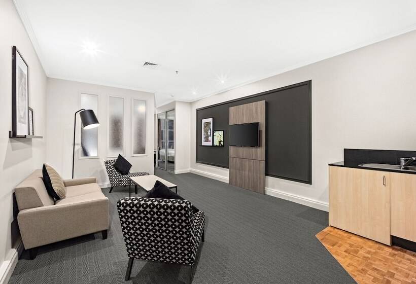 Отель Melbourne City Suites
