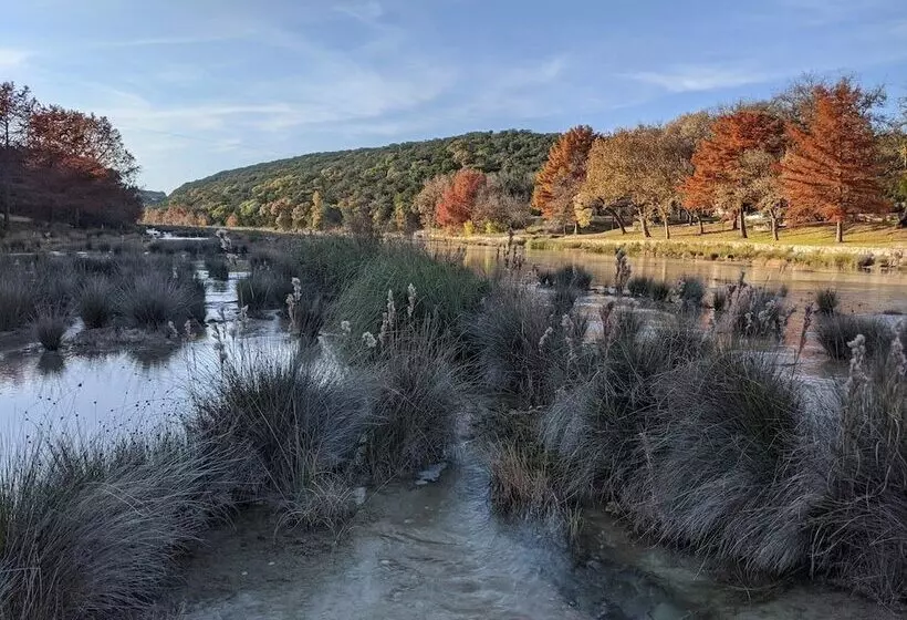 Hotelli Natural Springs Lodge