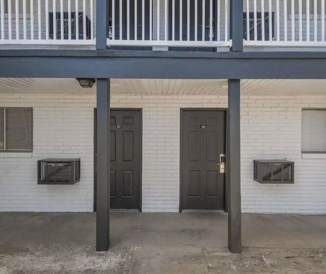 Lta Suites Brookside