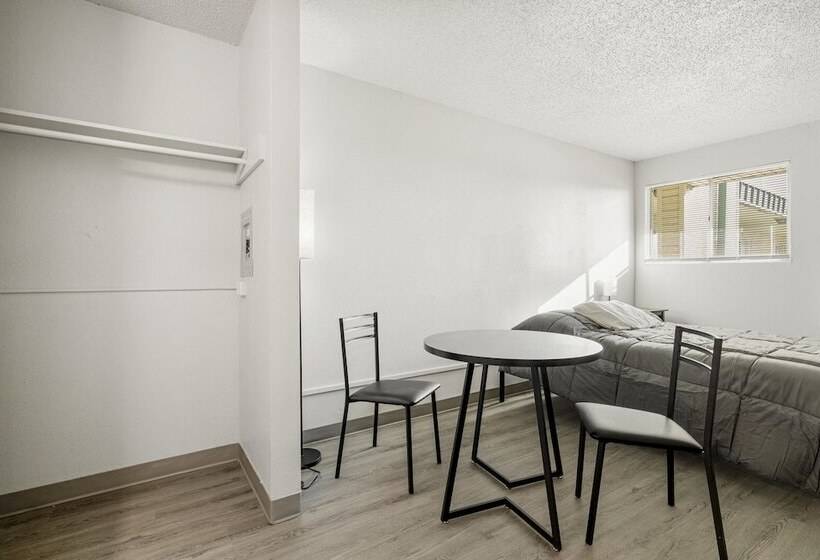 Lta Suites Brookside