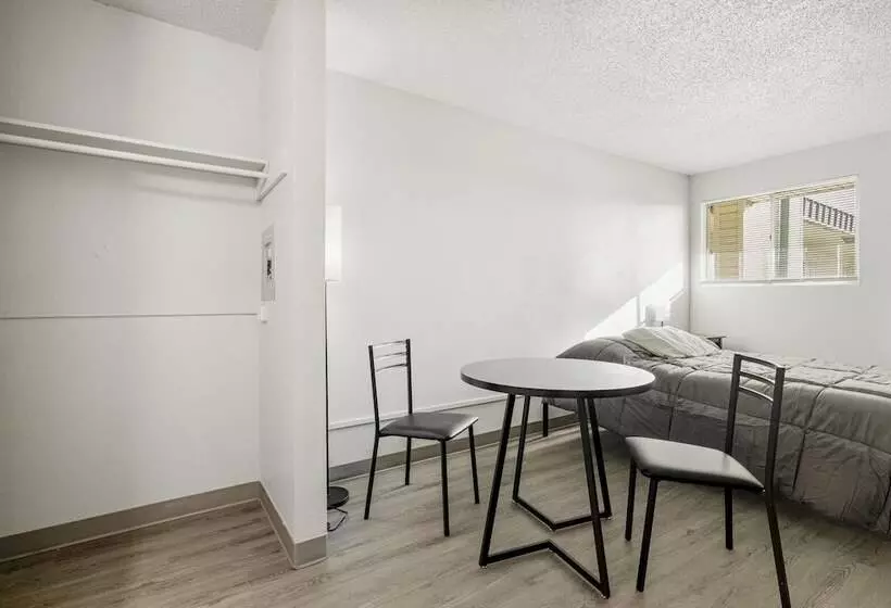 Lta Suites Brookside