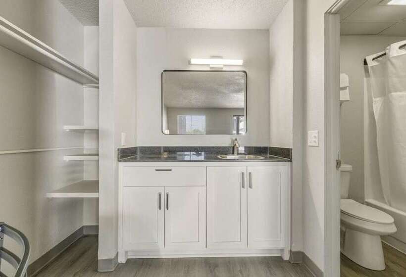 Lta Suites Brookside