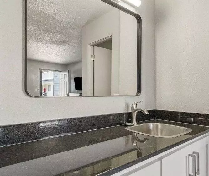 Lta Suites Brookside