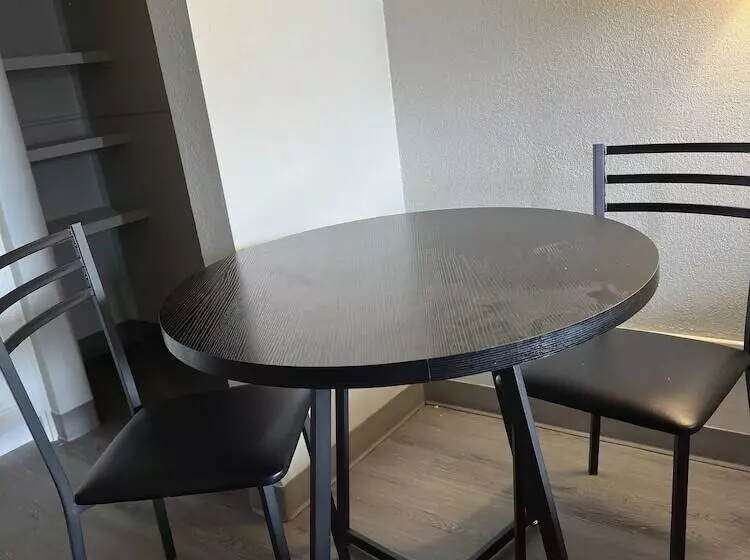 Lta Suites Brookside