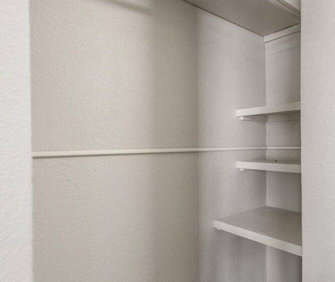 Lta Suites Brookside