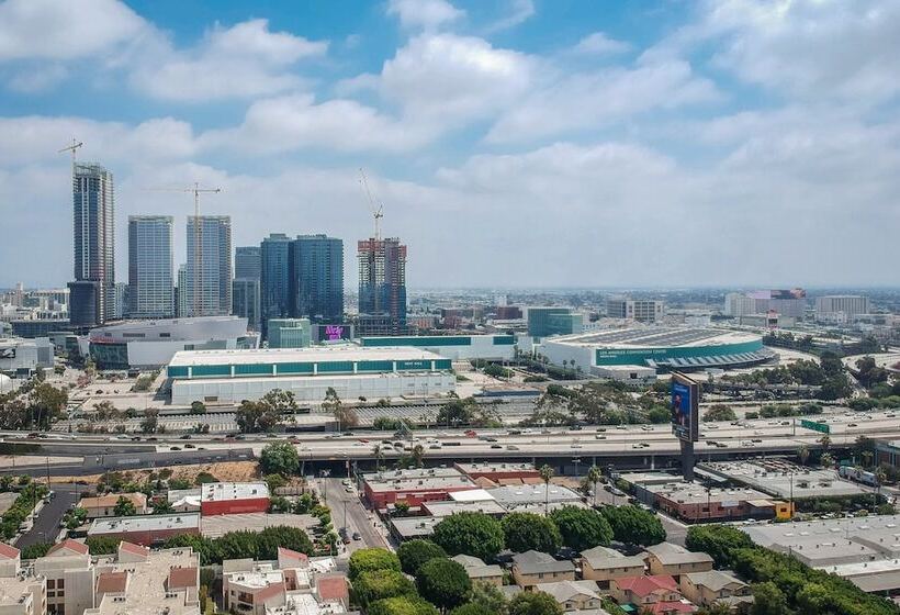 Metro Horizon By Avantstay Rooftop Deck + City View