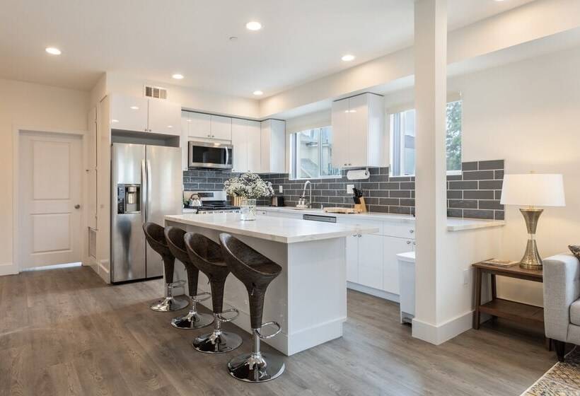 Metro Horizon By Avantstay Rooftop Deck + City View