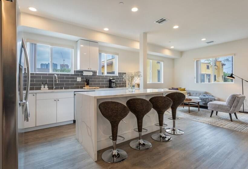 Metro Horizon By Avantstay Rooftop Deck + City View