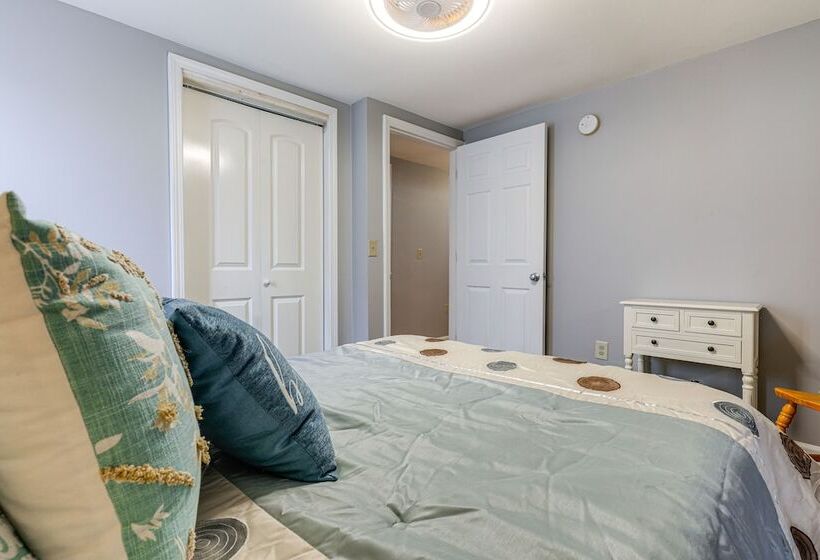 Peaceful Delco Family Home W/ Private Deck!