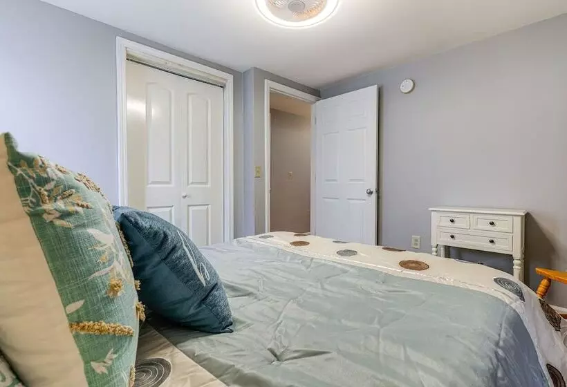 Peaceful Delco Family Home W/ Private Deck!