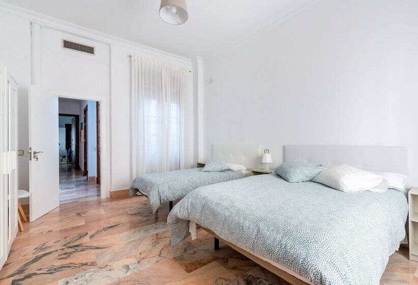 پانسیون Banana Gay House   Only Men