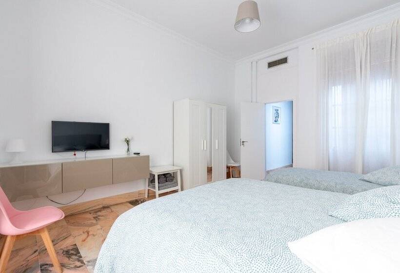 پانسیون Banana Gay House   Only Men