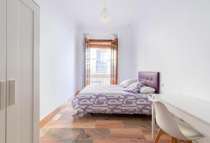 پانسیون Banana Gay House   Only Men