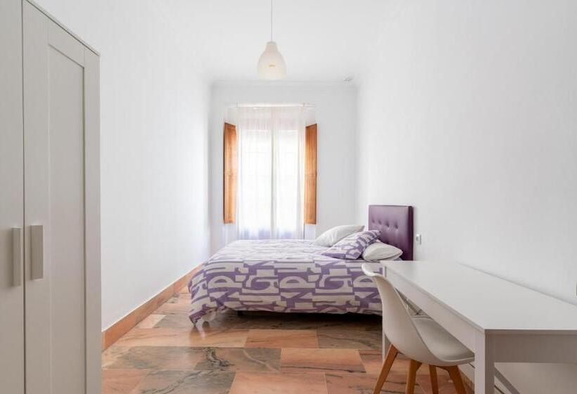 پانسیون Banana Gay House   Only Men