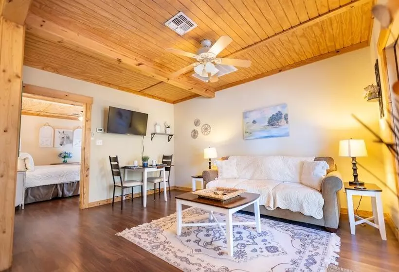 Majatalo Mystic Hill Suites